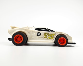 Rare Vintage 1992 Tyco Lamborghini Countach Stunt Car, Pull Back N