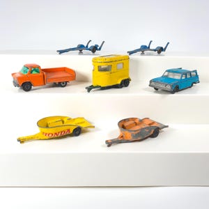 Vintage Matchbox-aanhangwagen Veel jaren 7- 60/70: blauwe boot #9, Honda-motorfiets #838, gele pony #43, oranje transit #66, Studebaker Wagon #42