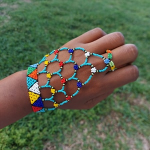 Luva/pulseira Zulu com miçangas. Joias tribais. Joias femininas Zulu.