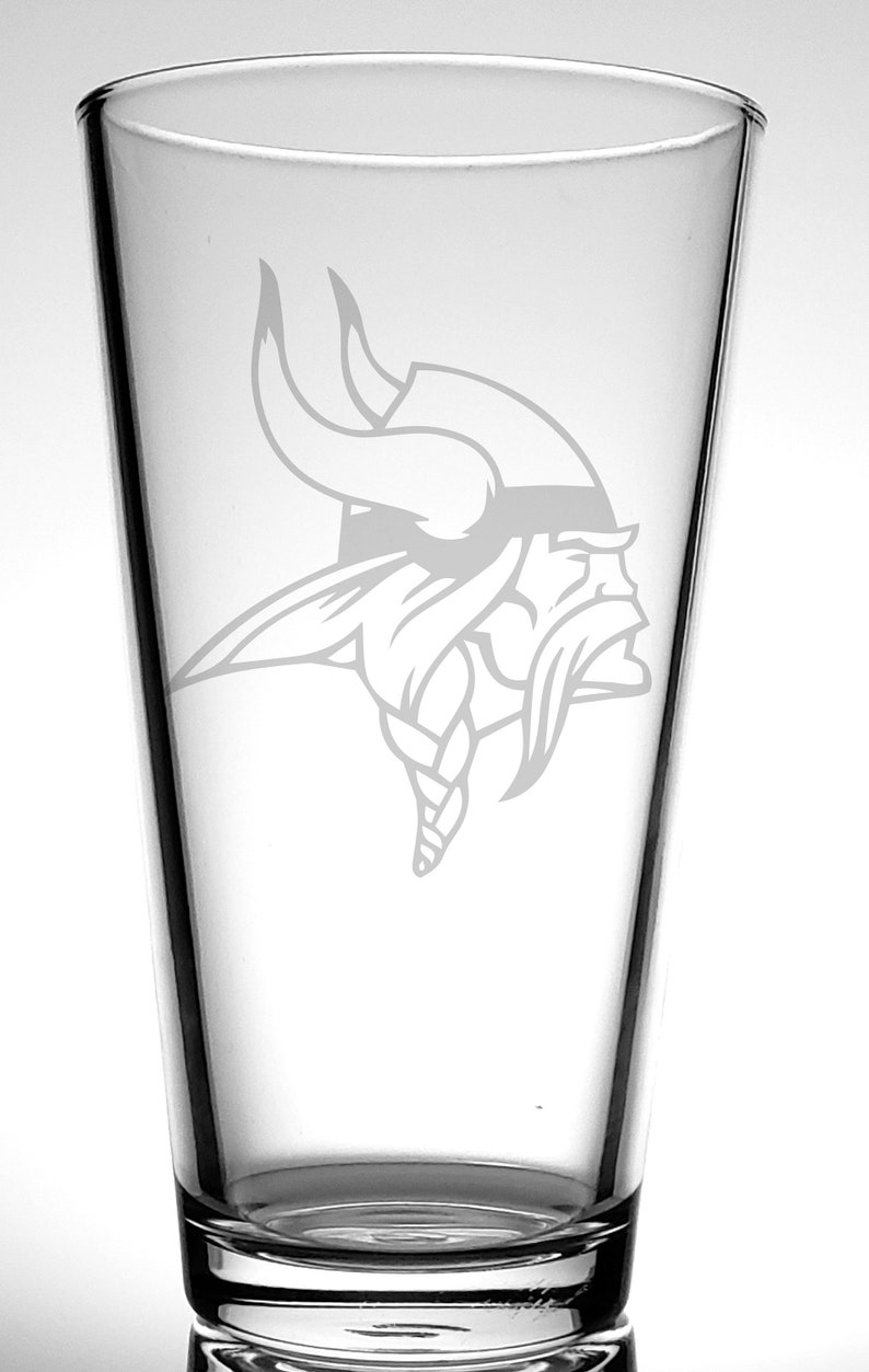 Minnesota Vikings Custom Pint Glass-Your text-Personalized-Viking Football Fans-Fathers Day Gift Gift for Coach-Dad-Christmas-Uncle-Son-Mom LOGO ONLY