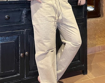 Herrstrandbyxor i 100 % hampa: Dragsko i midjan, djupa framfickor