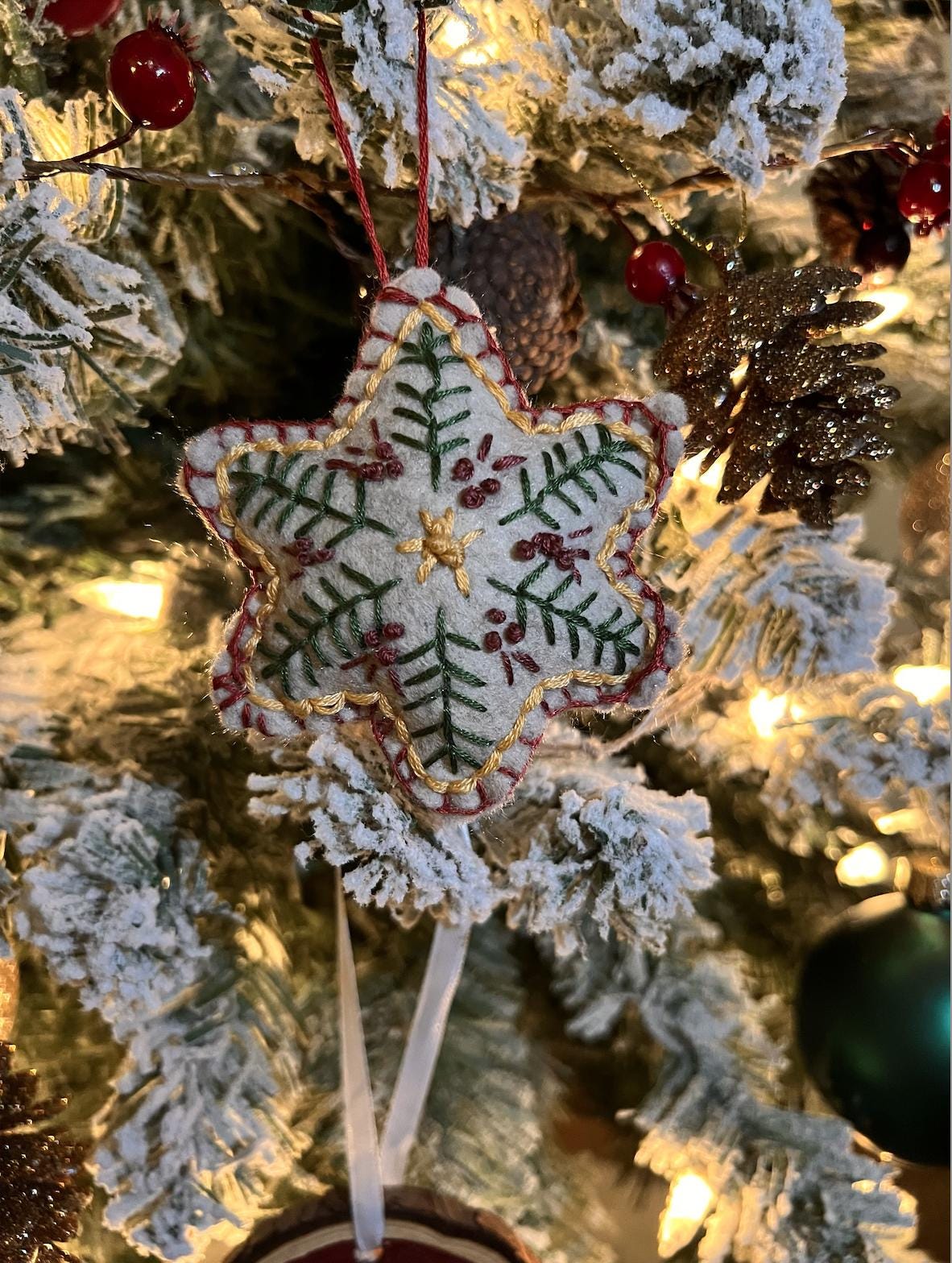 Xmas Star Ornament Set of 5 by Artisan Living