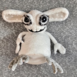 Sofalien Hare (Full-bodied hand puppet — white velour striped)