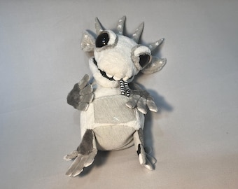 Sofalien White Buddy (Full-bodied hand puppet)