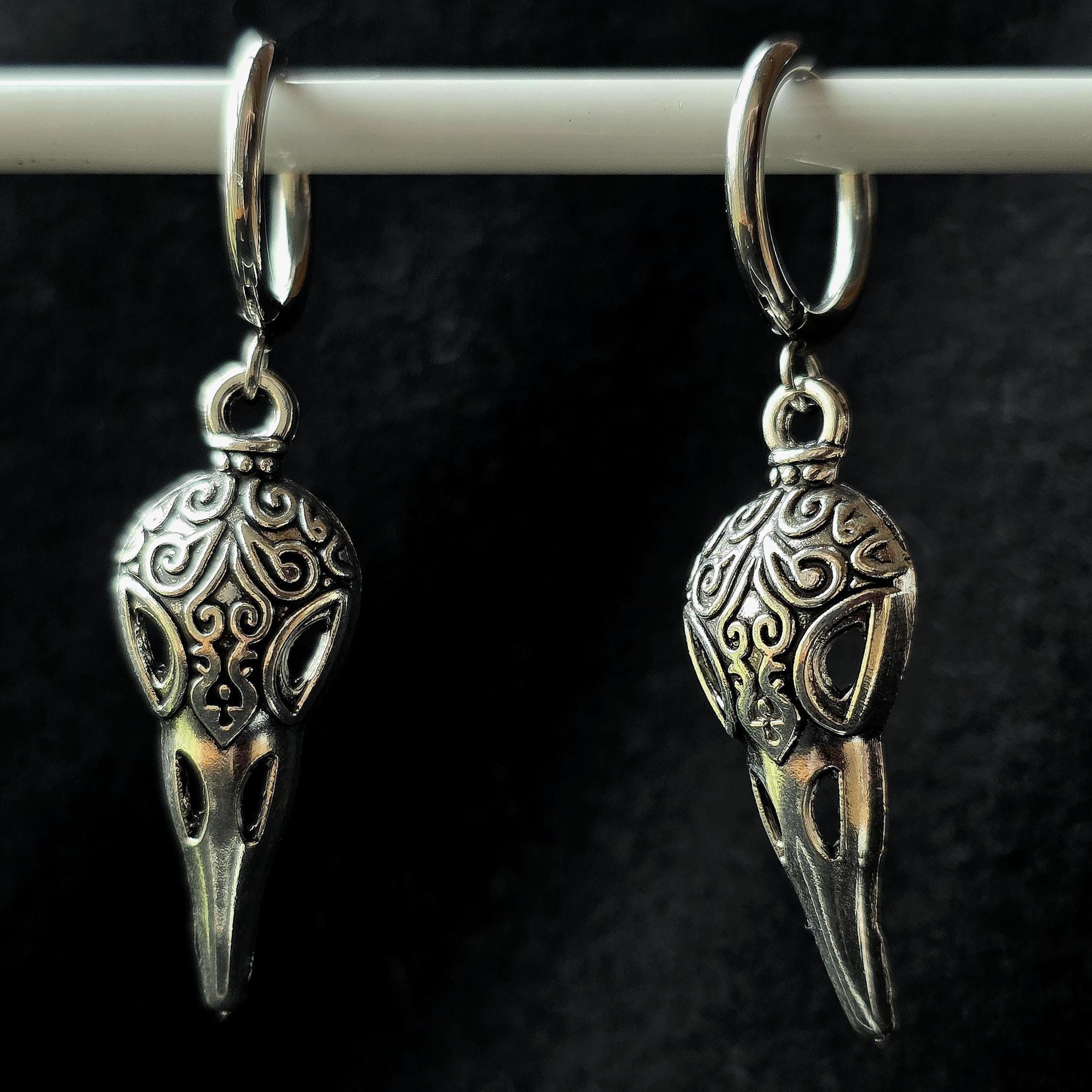 Boucles D'Oreilles Gothique Fait Main - Pendantes Corbeau, Nœud Et Perles Rouges - Dormeuses Acier
