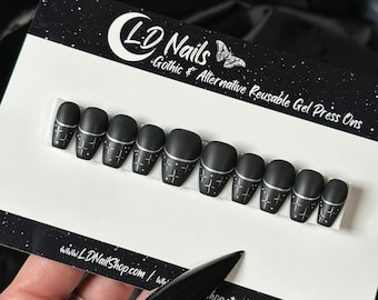 Witchy Starry French Press On Nails: Black & Silver Celestial False Nails