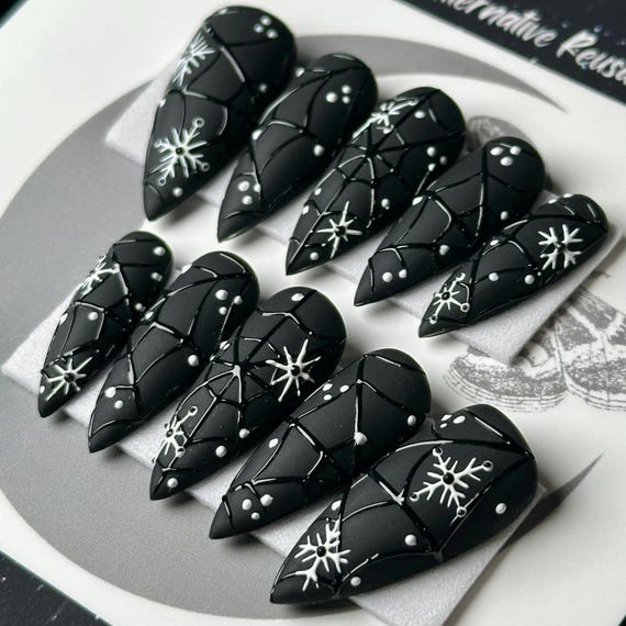Gothic Christmas Press on Nails: Spooky Spiderweb Snowflake Nails