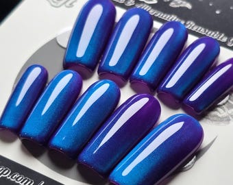 Blueberry Cat Eye Press On Nails, Moody Blue Reusable False Nails