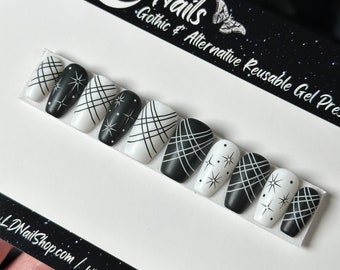 Black and White Stars, Cosmic Nails, Witchy Press On Nails, Gothic Press Ons, Alt Nails, Witchy Nails, Goth Nails, Reusable False Nails