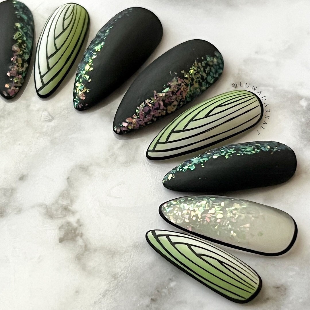 green ，Crystal Flatback green rhinestones nail art 