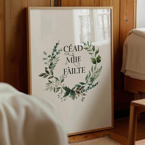 Céad Míle Fáilte Stampa di benvenuto irlandese Giorno di San Patrizio Segnale d'ingresso in lingua irlandese dall'Irlanda Arte da parete stampabile con corona irlandese Regali Gaeilge
