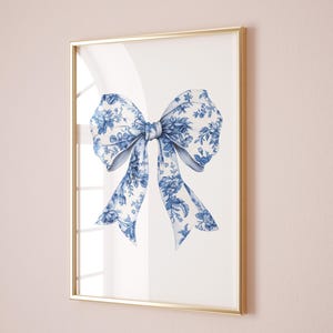 Arte de pared chinoiserie, lazo azul, arte de pared, estampado azul marino para guardería, Toile De Jouy, decoración de habitación coqueta, habitación de niña, cinta de cocina moderna para imprimir