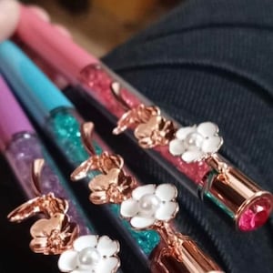 Flower Pen with crystals.