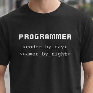 Camiseta de programador: programador de día, jugador de noche