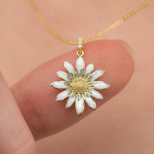 Daisy Necklace in 14K Solid Gold, Birth Flower Enamel Necklace, 14K Real Gold, Christmas Jewelry, Gift for Her