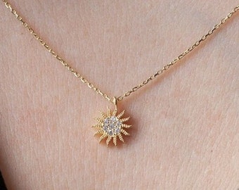 Gouden zonketting • 14K gouden zon minimalistische bedelhanger • Sierlijke zonsterketting