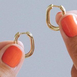 14K Solid Gold Oval Hoop Earrings Chunky U-Shape Huggie Earrings Minimalist Gold Dangle Earrings Gift for Her Gift for Mom Oval Hoops Oblong