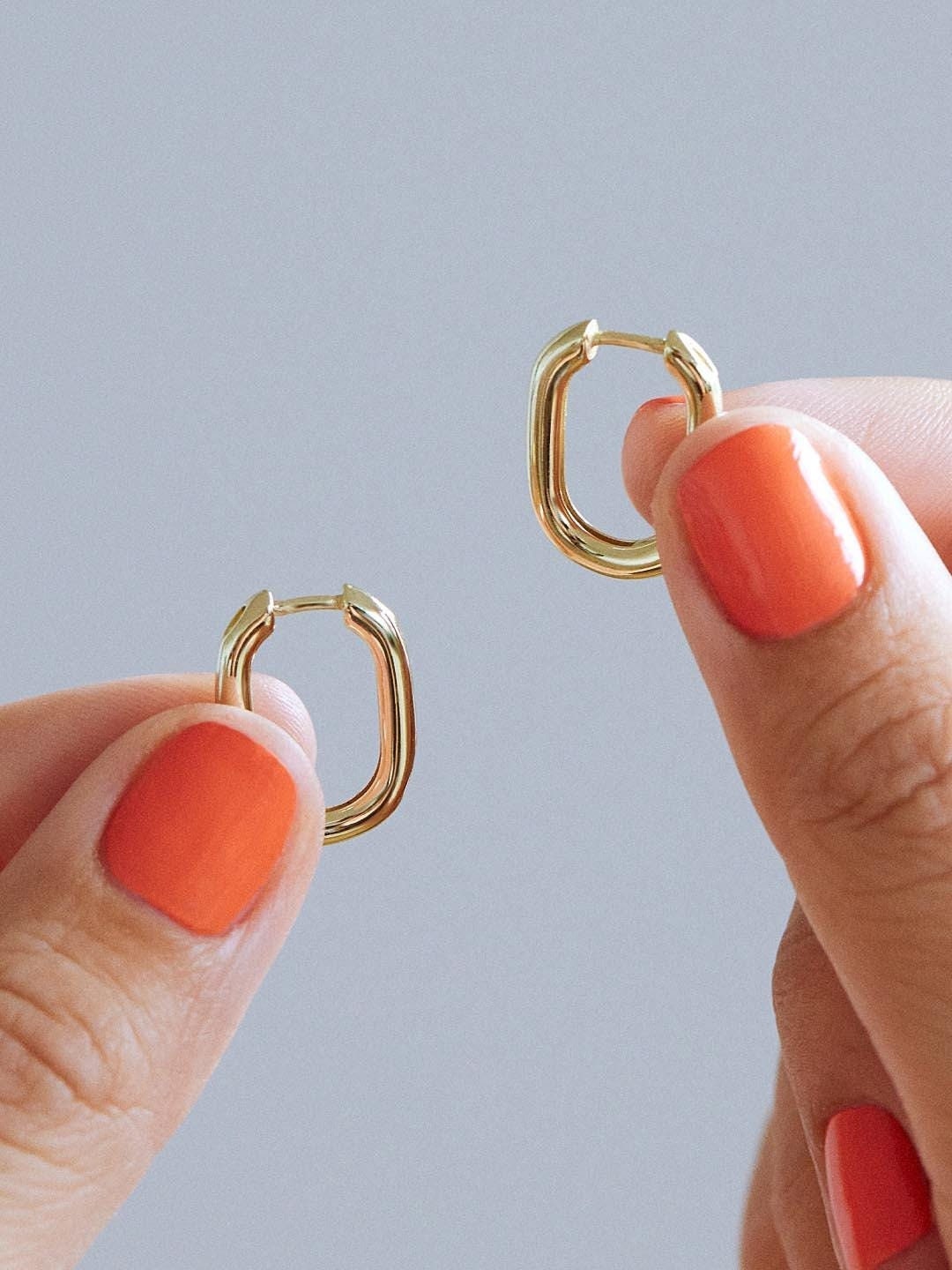 14K Solid Gold Oval Hoop Earrings: Chunky Huggie Dangle
