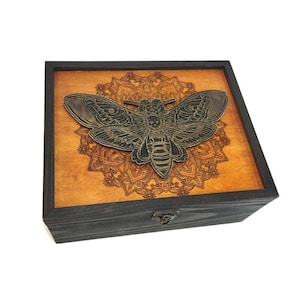 Wood box with skull moth design. Magic box. Personalized witch box. Tarot card box, Tarot deck holder. Death Head Moth. Crystal storage