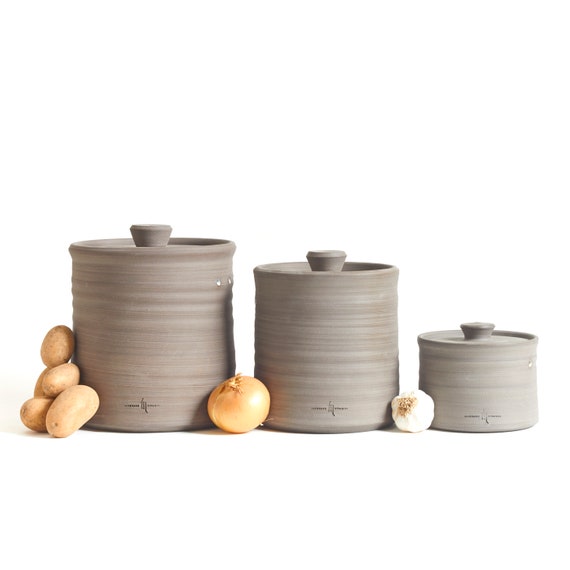 Vaso per conservare patate, cipolle e aglio in ceramica fatto a mano, porta  cipolle, porta aglio, contenitore per patate -  Italia