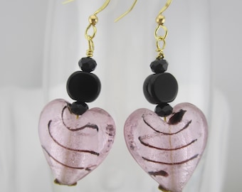Pendientes de cuentas de vidrio soplado en color rosa y negro