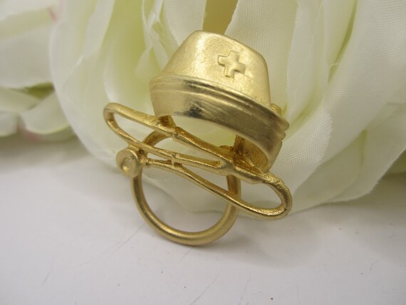 Nurse Hat & Stethoscope Brooch