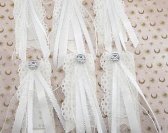 White or Red & White Cluster Snippets (6 Pieces)