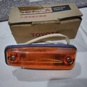Fender light Toyota Corolla ke30 ke35 NOS not trueno Levin sprinter ae86 ke70