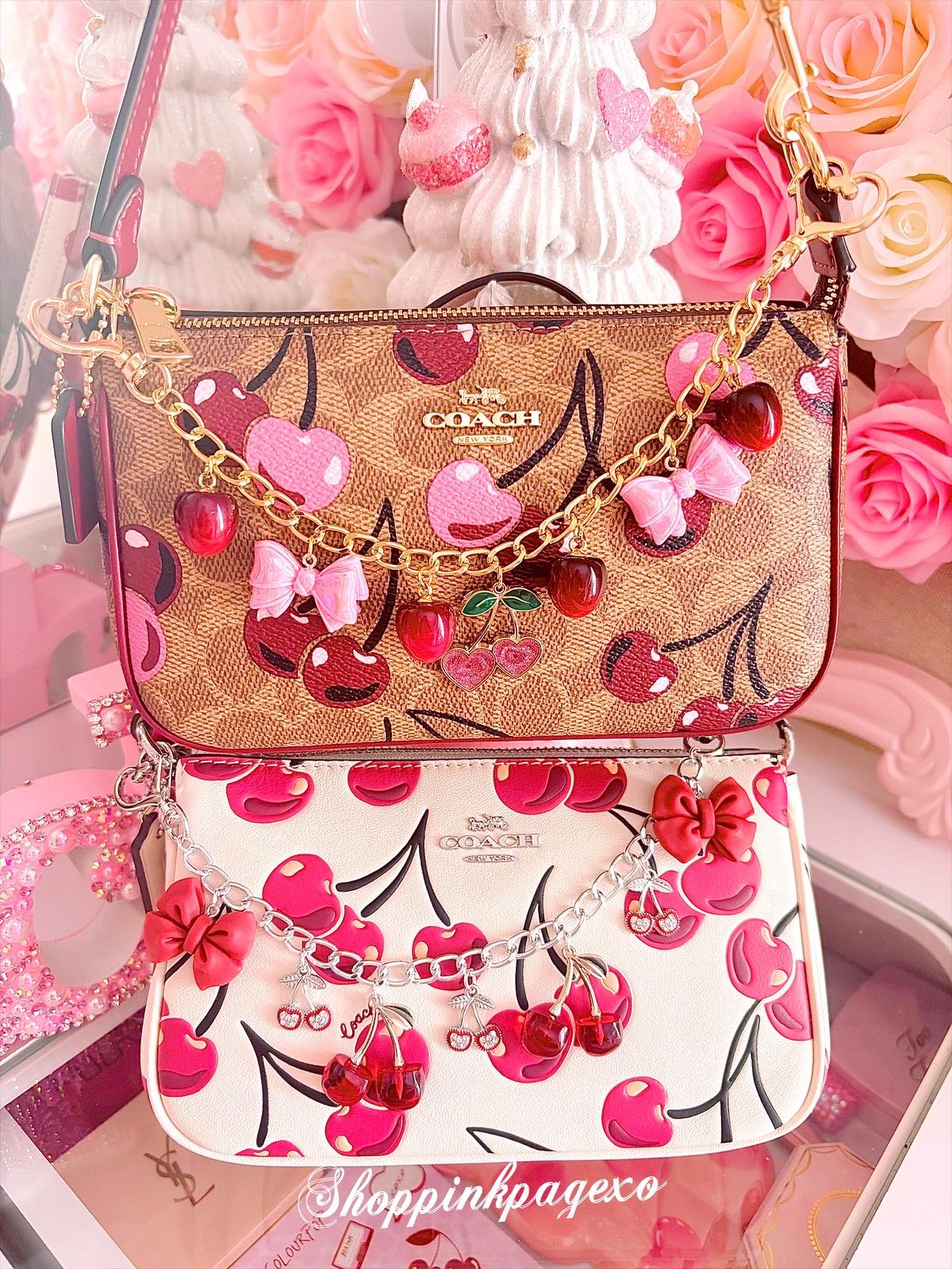 希少✨COACH Strawberry Signature Pink Charm NWT Coach X Observed By Us Resin Strawberry Bag Charm
