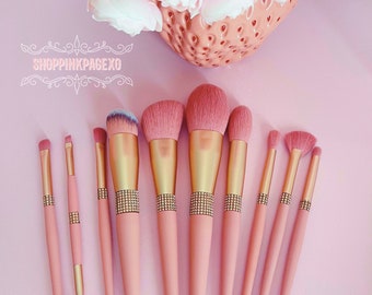 Makeup brushes