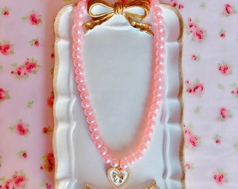 Coquette PINK pearls necklace.