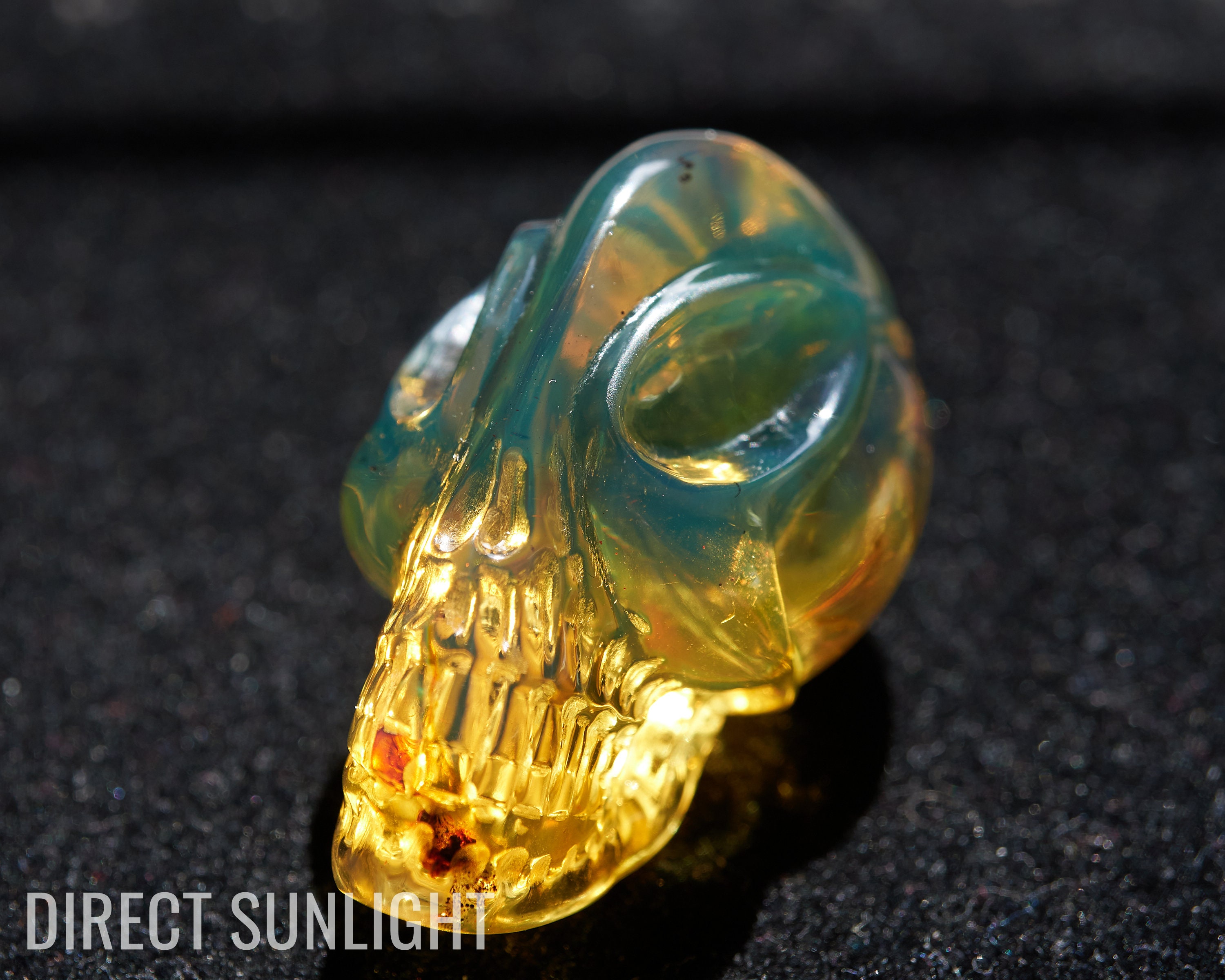 本物の天然ブルーグリーンアンバードミニカエイリアンスカル