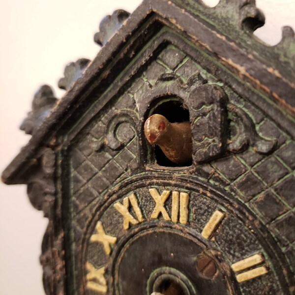 Vintage 1940's Lux pendulette redbird cuckoo clock animated