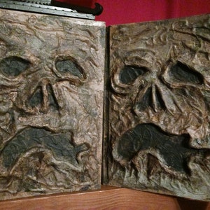 Op Necronomicon Evil Dead geïnspireerde prop