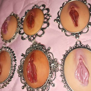 Vulva art pendant Vajewelry