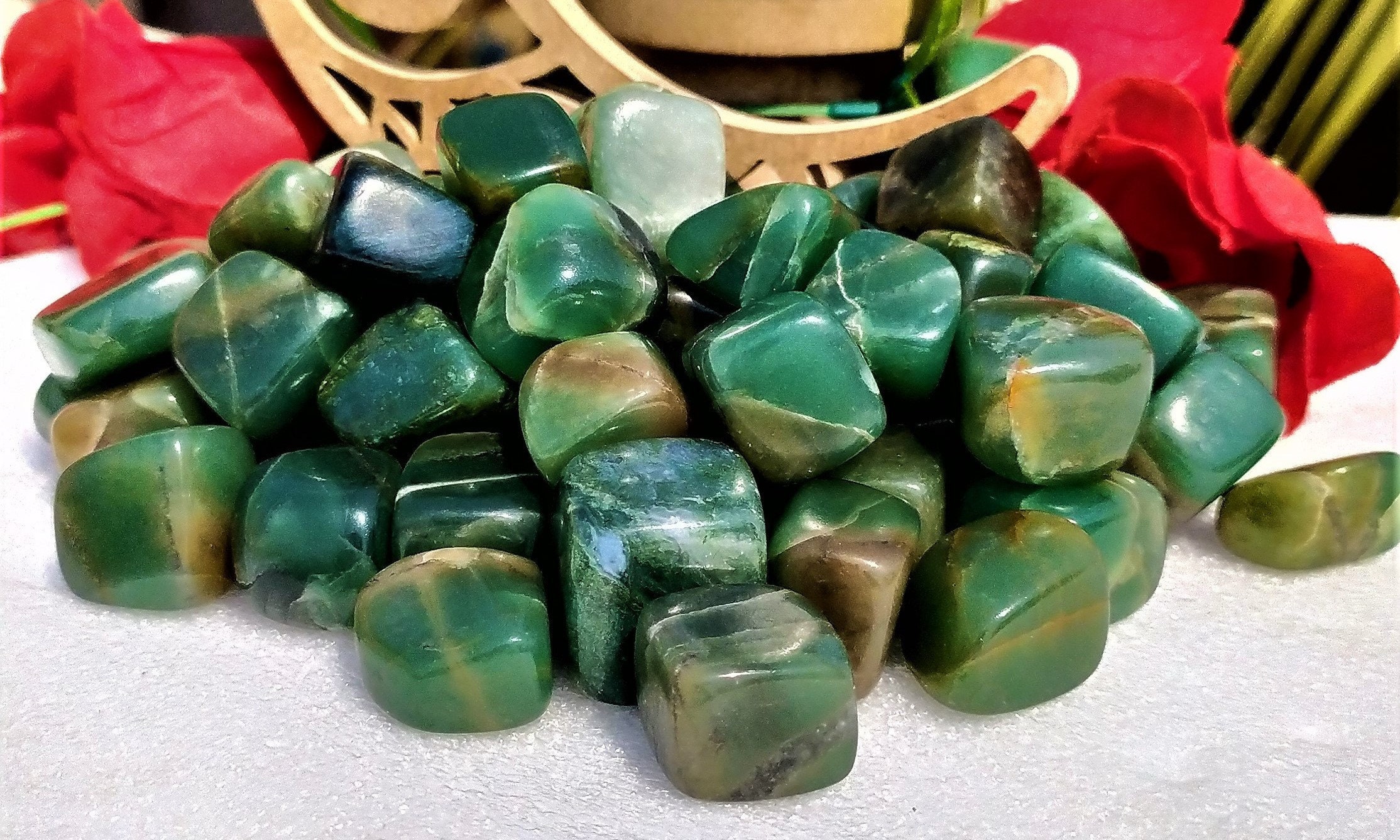 Natural Stone Green Jade Xiuyu Jade Leaf Shape Stone Crafts Carving  Material Spiritual Meditation Quartz For Home Decoration