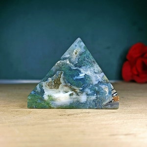 45MM | Green Moss Agate Stone Mineral Point Pyramid