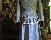 Gunne Sax Victorian Vintage 1970s Calico Prairie Dress, Lace Collar Bustle