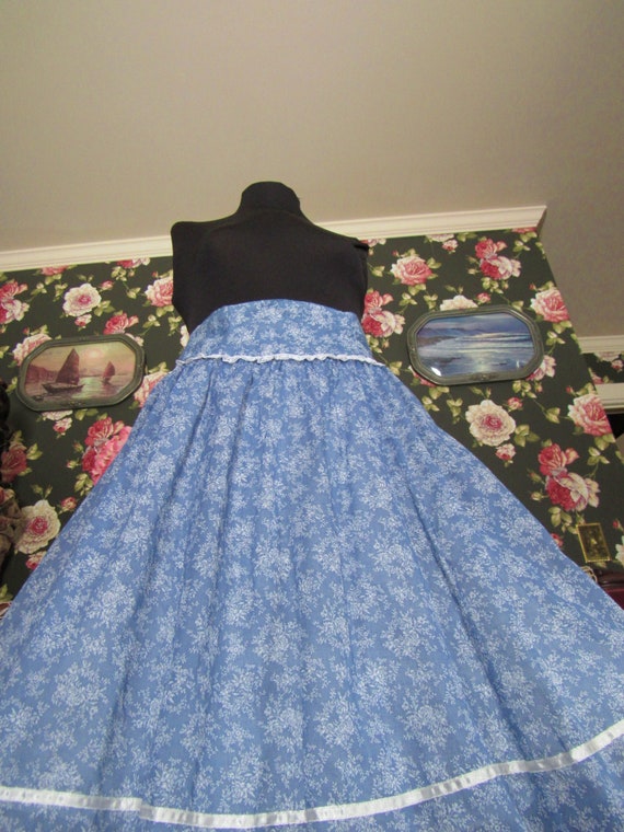 Graceful Blue Floral Gunne Sax Gunnies Vintage 197