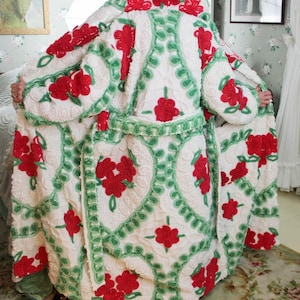 Winter Rose HOODED Chenille Robe, Green Hearts & Red Roses Bathrobe Upcycled from Vintage Midcentury Chenille Bedspread, Medium Large