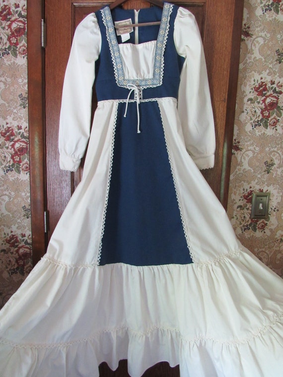 Gunne Sax Renaissance Vintage 1970s Embroidered Pr