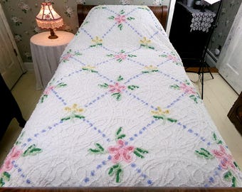 Shabby Chic Vintage Style Chenille Bedspread, Pink & Yellow Flower Design, Full Size White Cotton Bedding With Accent Fringe