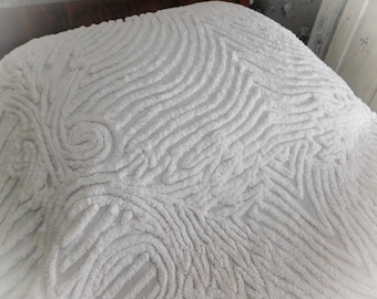 Snowy Swirls Plush White Vintage Twin Sized Chenille Bedspread