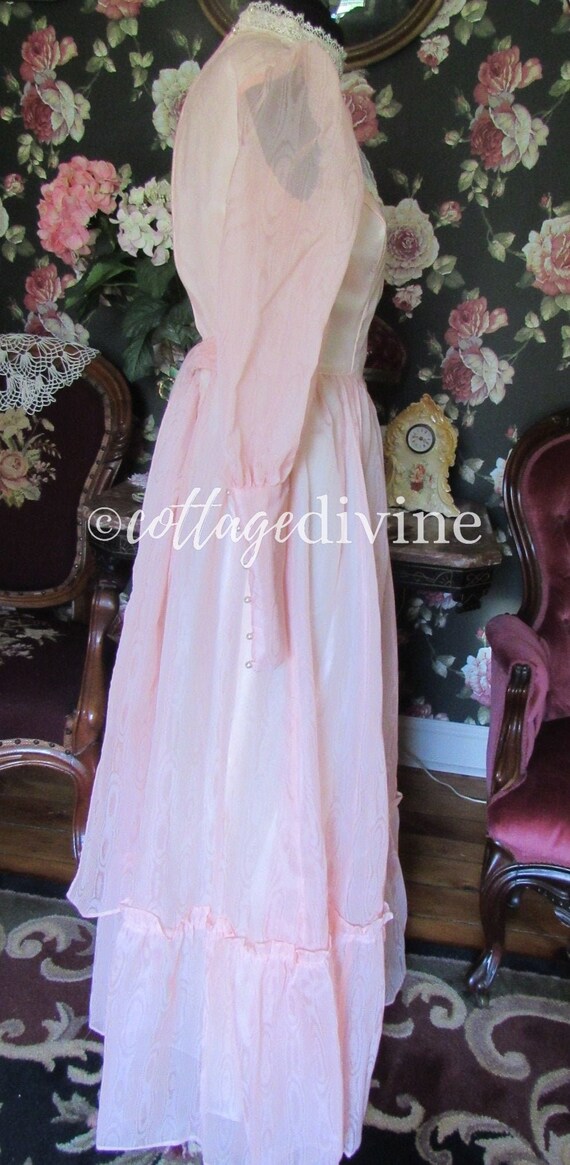 Gorgeous Glow Shimmery Peach Victorian Style Vint… - image 6