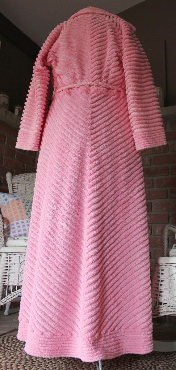 Plush Pink Vintage Chenille Robe, Authentic WWII Era … Gem