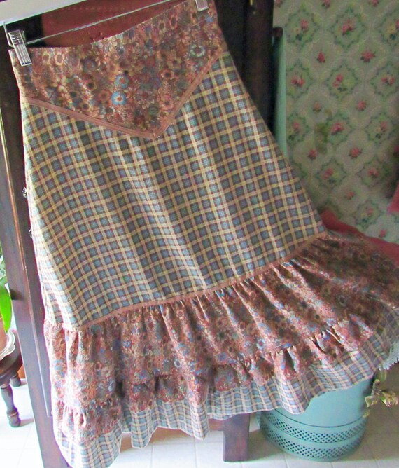 Earthy Mama Autumnal Plaid & Floral Gunne Sax Styl