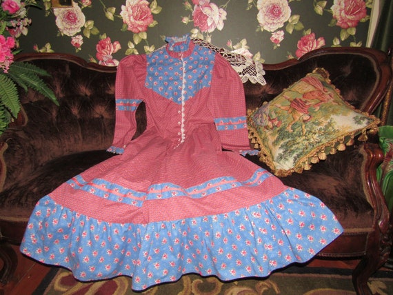 Pioneer Woman Old Fashioned Calico Gunne Sax Style
