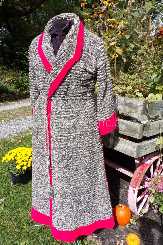 Red Peacock Vintage Women's Chenille Robe, 1940s … - image 7