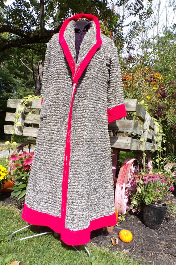 Red Peacock Vintage Women's Chenille Robe, 1940s … - image 9