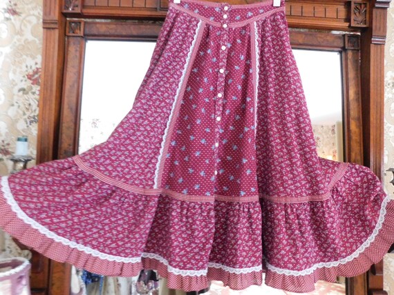 Charming Berry Red Calico Gunne Sax Gunnies Vintag